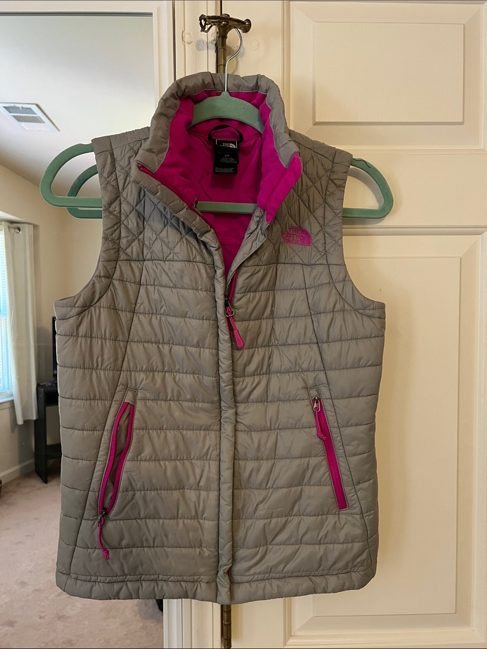The North Face packable women’s puffer vest size s/p